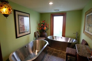 Bathroom - Yosemite Bug Rustic Mountain Resort (Midpines)