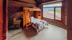 6 dormitoris, planxa i posts de planxar, wifi gratuïta i roba de llit