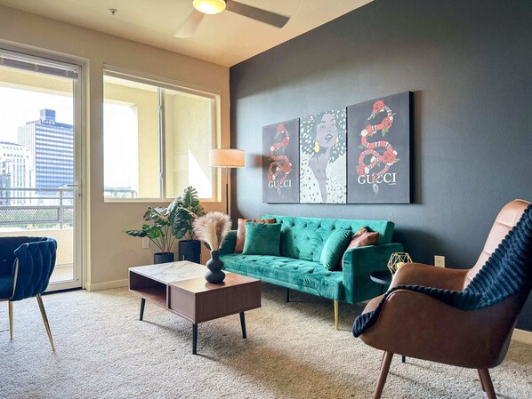 Smart TV, books, offices