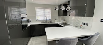 Lovely Refurbished 3-bed House in Liverpool