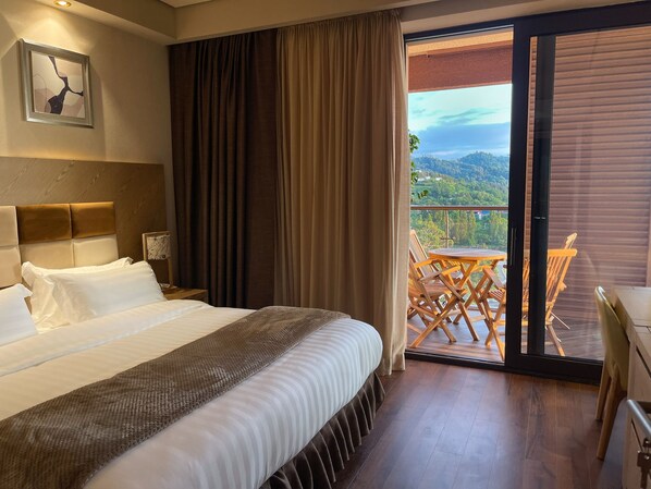 1 habitación, tabla de planchar con plancha, cuna de viaje y wifi 