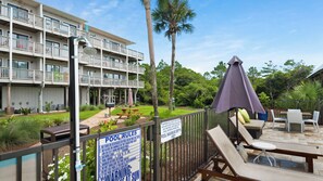 Property grounds - 2 Minutes To The Beach & Dog Friendly - Sleeps 4 (Santa Rosa Beach)