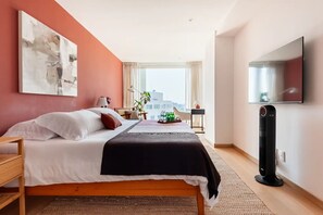 2 Schlafzimmer, Schreibtisch, Bügeleisen/Bügelbrett, Reisekinderbett