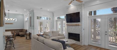 House, Multiple Beds, Patio, Garden View (Making Memories) | Living area | Fireplace