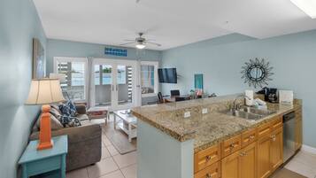 Condo, Multiple Beds, Balcony, Garden View (Cassine Station 302) | Private kitchen