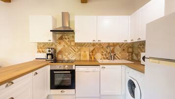 Réfrigérateur, micro-ondes, four, lave-vaisselle