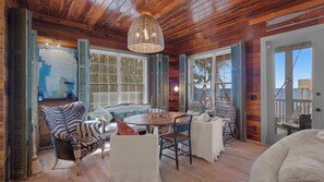 Huis, meerdere bedden, patio, uitzicht op oceaan (Dock of the Bay) | Uitzicht vanuit accommodatie