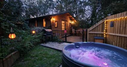 Captivating 1-bed Cabin in Newmarket