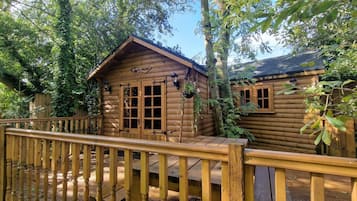 Cabin | Exterior
