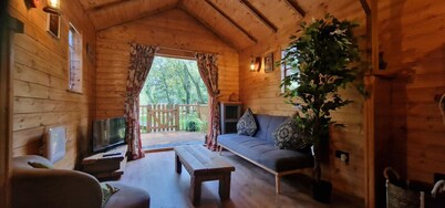 Beautiful 1-bed Cabin in Newmarket