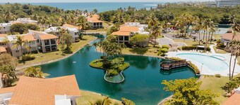 Villa Elina - Beach Front community with 3 pools!