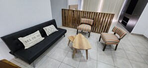 Studio, Mountain View | Living area - Loft frente a Palmares Open Mall (Mendoza)