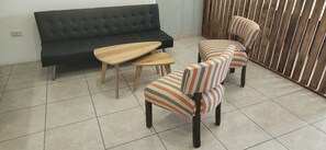 Loft, Mountain View | Living area - Loft frente a Palmares Open Mall (Mendoza)