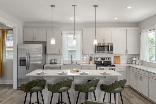 Brand New 4bd - Modern - Prime Location - Spacious