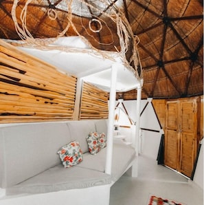 Design Double Room, Garden View | Living area