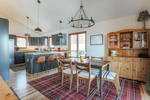 Dining - Elk Mountain Overlook: Breathtaking Views (Afton)