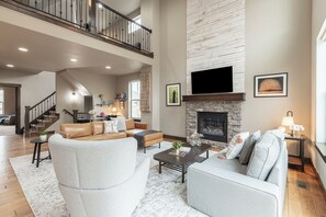 Smart-tv och eldstad