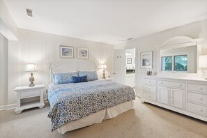 2 bedrooms, desk, iron/ironing board, free WiFi - 56 Woodbine Villa @ Sea Pines | Walk to Beach Club| Golf View | Pickleball & Tennis (Hilton Head Island)