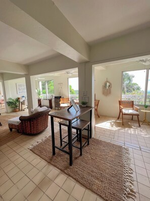 Interior - HIDDEN GEM! Perfect for Romantic Couples Getaway (Saint Thomas)