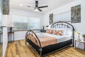3 bedrooms, iron/ironing board, WiFi, bed sheets - Surf House Cocoa Beach...Family-Friendly, Walk to Beach! (Cocoa Beach)