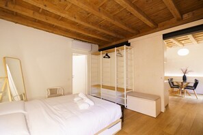 2 bedrooms, bed sheets