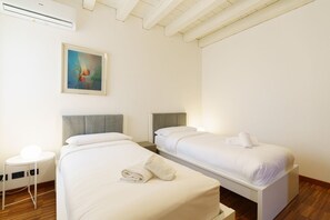 3 habitaciones y caja de seguridad en la habitación