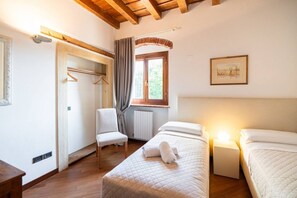 3 habitaciones, caja de seguridad en la habitación, wifi y ropa de cama