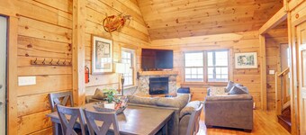 The Lookout Cabin! Pocono Mountains, Views, Hiking, State Parks!