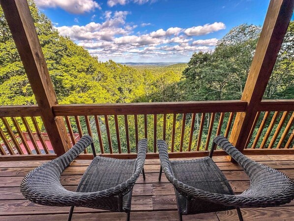 Property grounds - The Lookout Cabin! Pocono Mountains, Views, Hiking, State Parks! (White Haven)