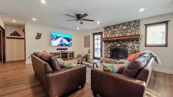 TV connectée, cheminée, jeux vidéo