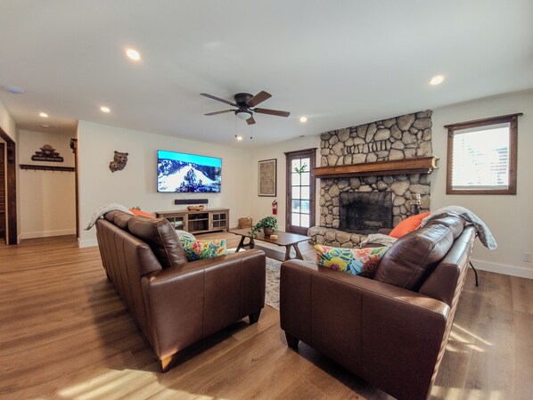 Smart TV, fireplace, video games