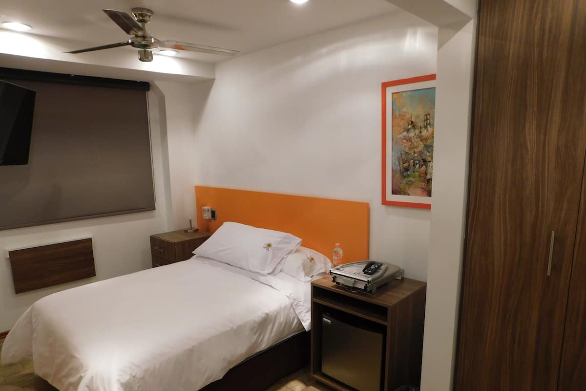 Junior Double Room, 1 Double Bed, Non Smoking | In-room safe, desk, laptop workspace, iron/ironing board