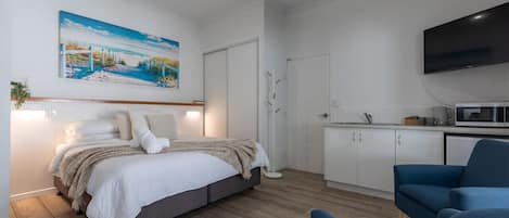 1 bedroom, iron/ironing board, free WiFi, bed sheets