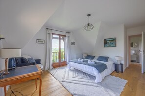 4 chambres, fer et planche à repasser, Wi-Fi, draps fournis