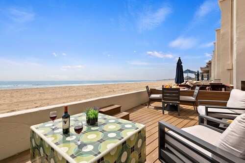 2BR Beachfront Condo in Sunny Carpinteria