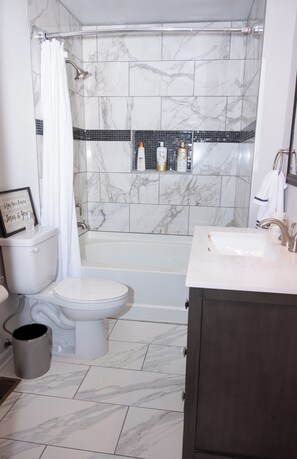 Towels, soap, shampoo, toilet paper