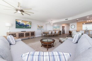 Smart TV, ping pong, stereo - Modern 4 Bedroom Condo with Panoramic Views and Large Wraparound Balcony. Complimentary Boat Slip! (Orange Beach)