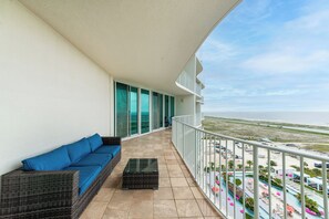 Terrace/patio - Modern 4 Bedroom Condo with Panoramic Views and Large Wraparound Balcony. Complimentary Boat Slip! (Orange Beach)