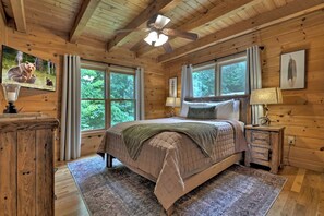 3 bedrooms, free WiFi, bed sheets - Summit Escape - Miles of mountain views! (Blue Ridge)