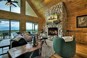 Télévision, cheminée, jeux vidéo