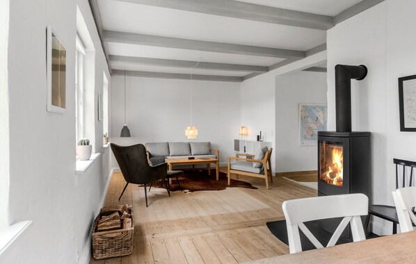 Fireplace - 3 bedroom amazing home in Stege (Stege)