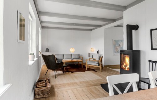 3 bedroom amazing home in Stege