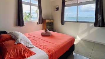 5 bedrooms, WiFi, bed sheets