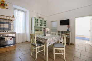 Dining - GuestHost - Villa Beatrice: Countryside Charm in Ostuni (Fumarola)