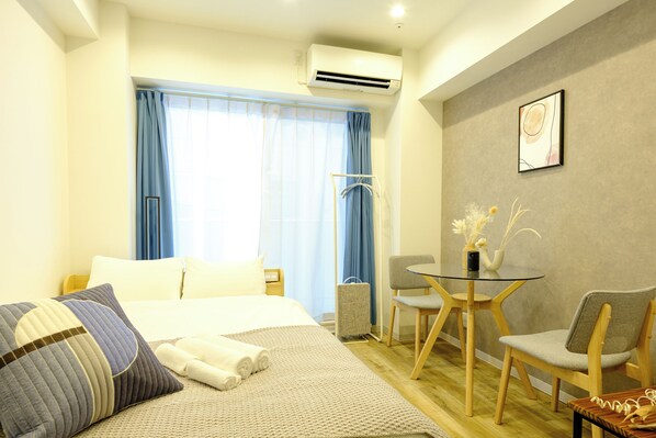 Tirai kedap cahaya, setrika/meja setrika, dan Wi-Fi gratis