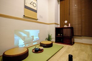 Basic Apartment, Non Smoking (101)