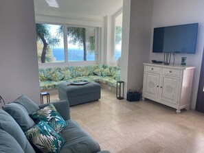 Smart TV, fireplace, books, stereo - Villa with private pool and fantastic sea view on the best sea in Sardinia (Eden Rock)