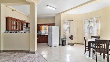 Departamento Confort, 2 habitaciones, para no fumadores, baño privado | Servicio a la habitación