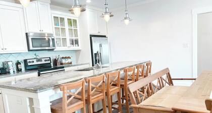 Elegant home 180 steps from the Beach, 2 King beds, Arcade