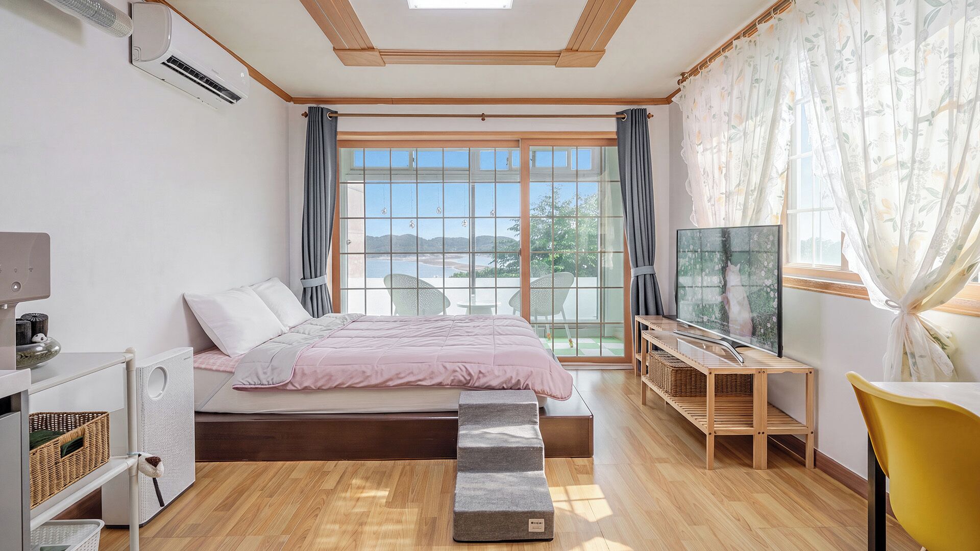 Basic Room, 1 Bedroom (Room 204) | 1 bedroom, free WiFi